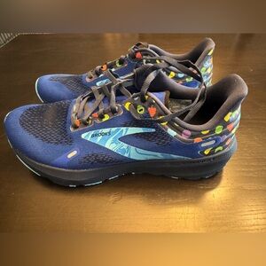*NEVER WORN* Brooks Launch 9 women’s athletic shoes